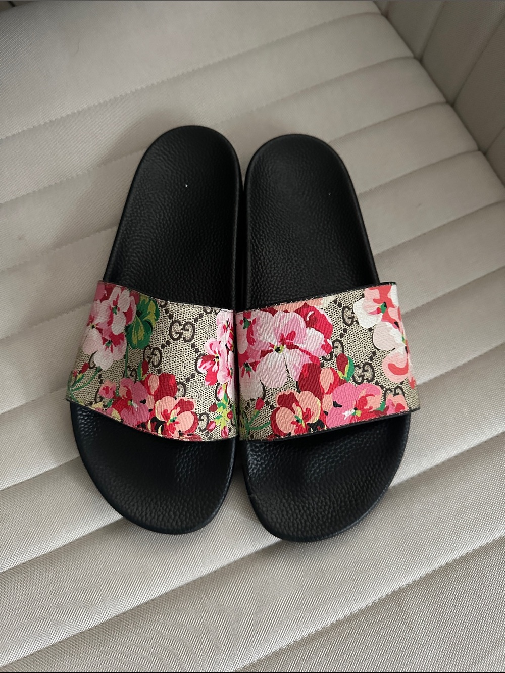 Gucci Black Slides with Pink Floral Monogram Band